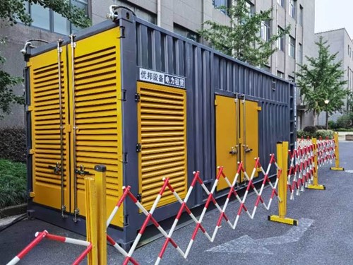 东兰如何使用转速表检查发动机的转速？