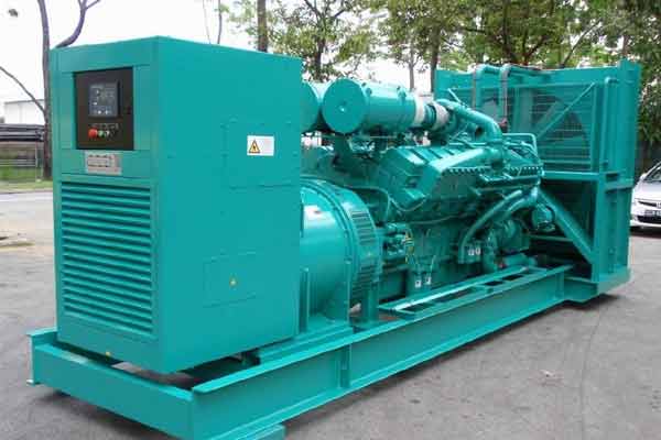 东兰柴油发电机组电压不稳定怎样维修？