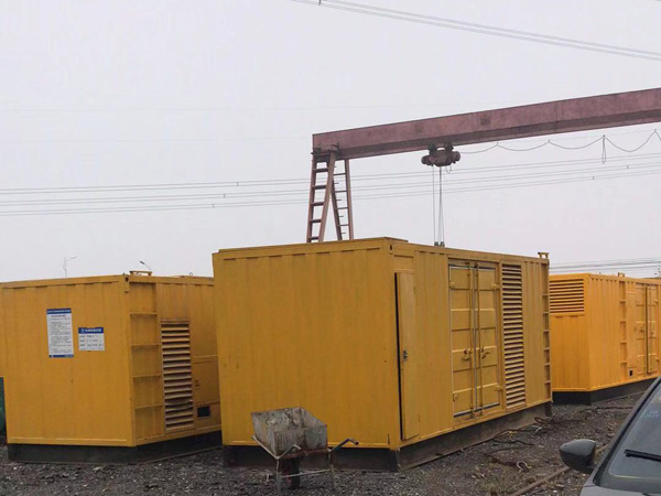 东兰100kw柴油发电机组每小时油耗？